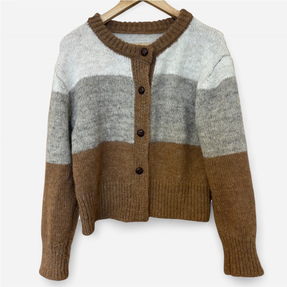 Cozy Preppy Neutral Cabincore Cardigan size Medium